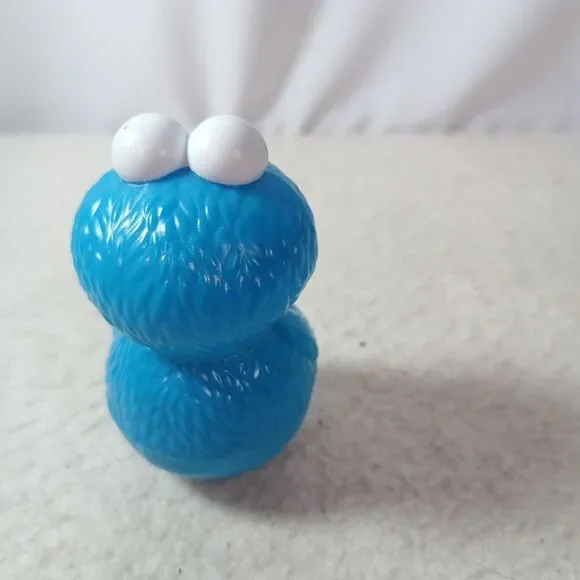 Sesame Street Cookie Monster Wobble Figure 2.5" Blue Plastic Toy - Picture 3 of 10
